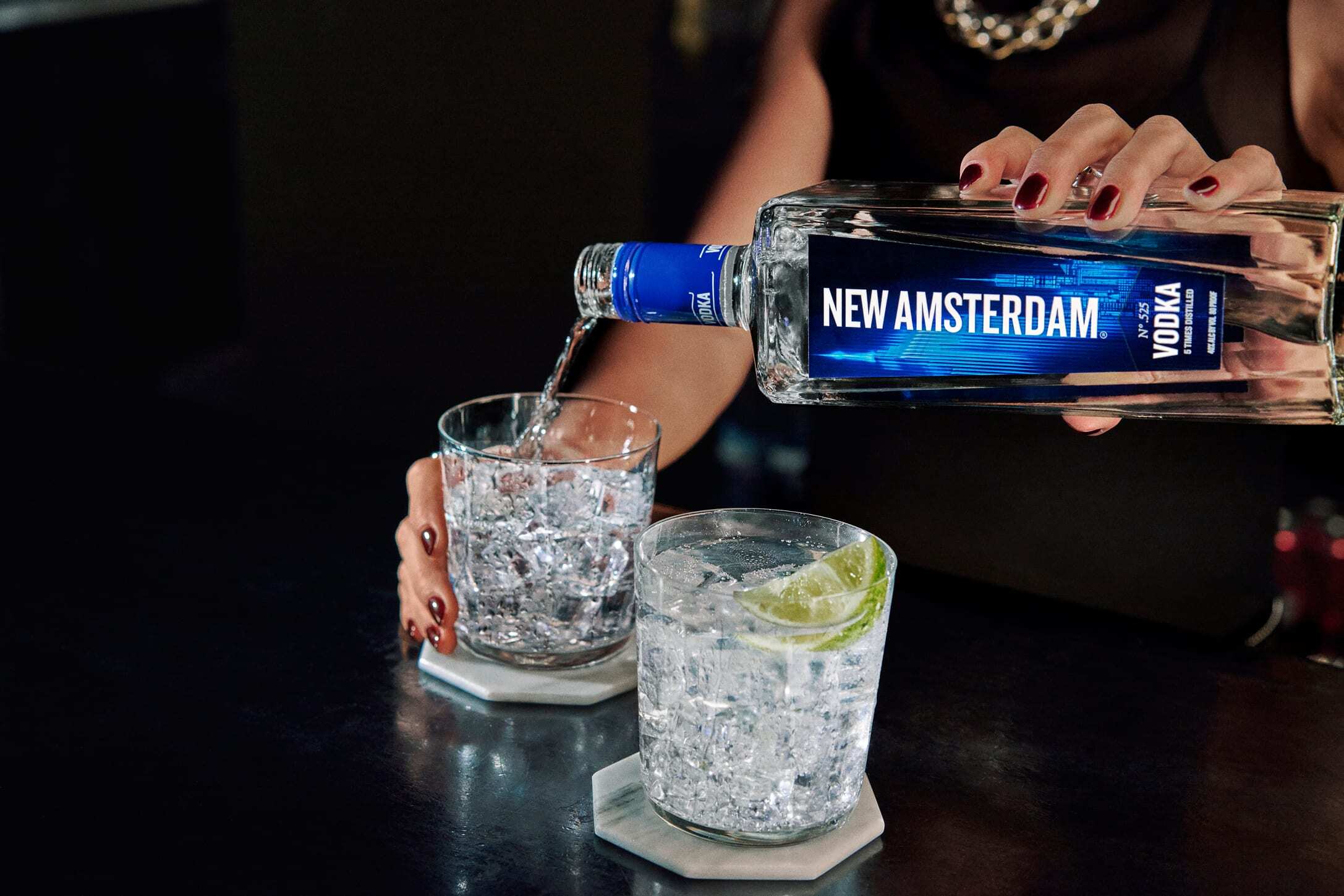 DIVE-BAR-WITH-DRINKS_891-v3